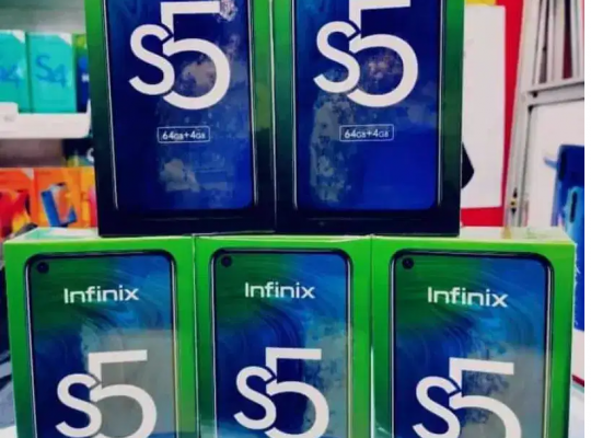 Infinix S5 Lite (4GB 64GB) with Pounch Holl Selfie Camera