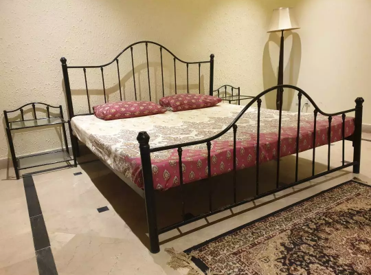 Road Iron bed